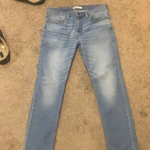 blue levi jeans